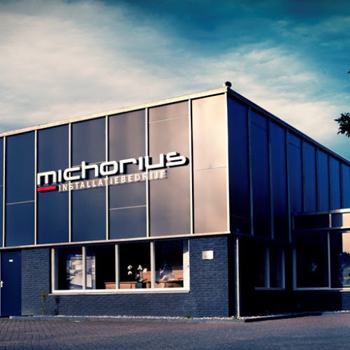 info@michorius