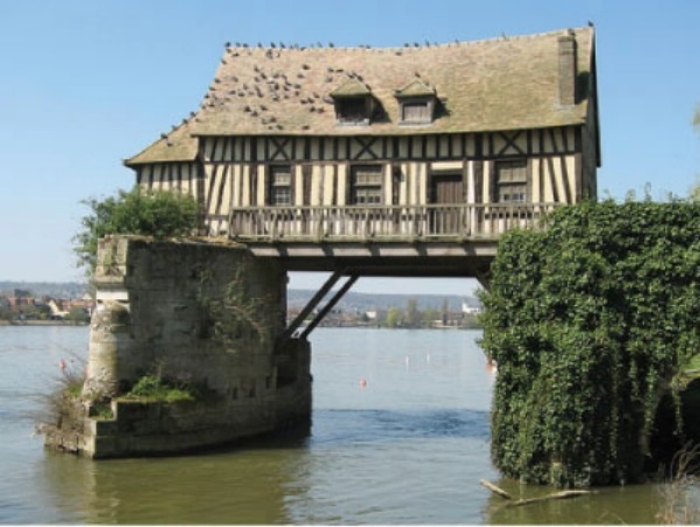Woning boven water Woning boven water