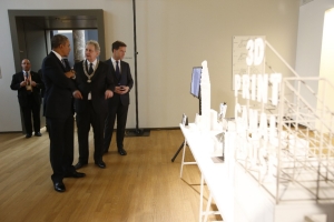 President Obama brengt een bezoek aan het 3D-grachtenhuis President Obama brengt een bezoek aan het 3D-grachtenhuis