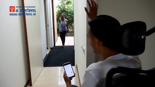 Stilstaand beeld uit de video over woningaanpassingen door A. Mertens uit Wateringen