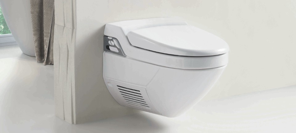 Toilet met onderdouche Douche-wc in de badkamer