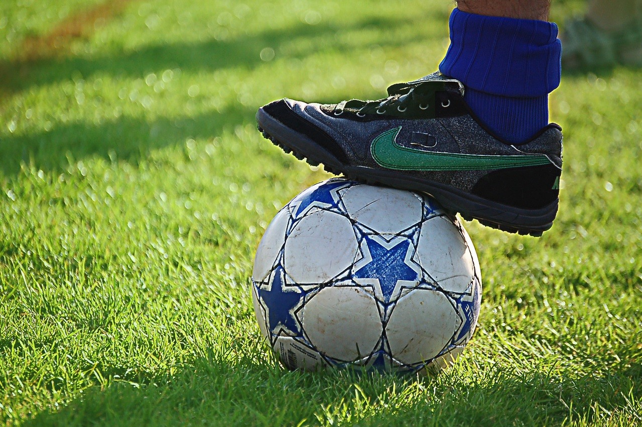 voetbal-met-voet voetbal-met-voet