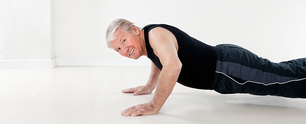 Man is aan het planken Man is aan het planken