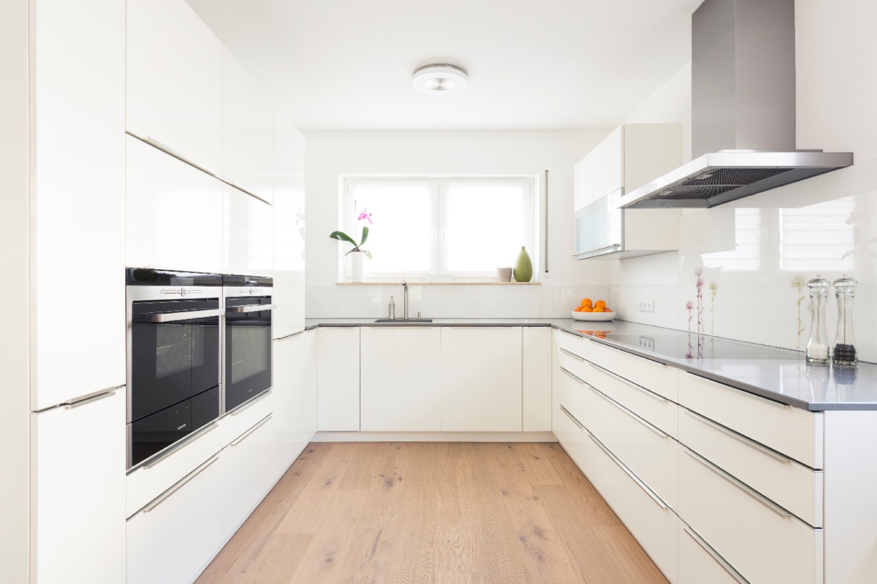 Laat een moderne keuken plaatsen Laat een moderne keuken plaatsen