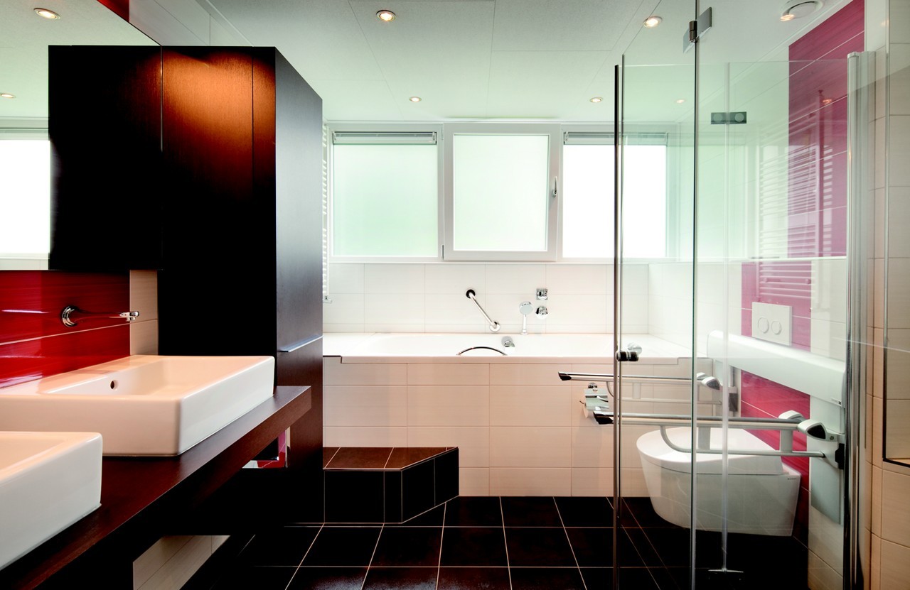 Badkamer met wandverwarming Badkamer met wandverwarming