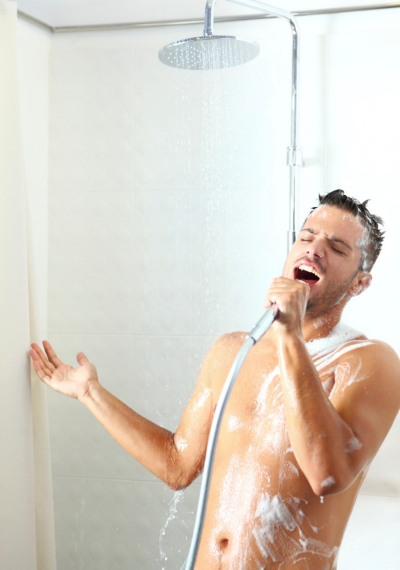 Zingende_man_douche21316234Large Zingende_man_douche21316234Large