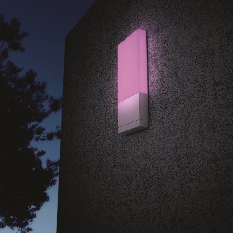 Roze gekleurde buitenverlichting