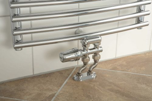 Flexibele radiatoraansluiting voor moeilijk bereikbare plaatsen