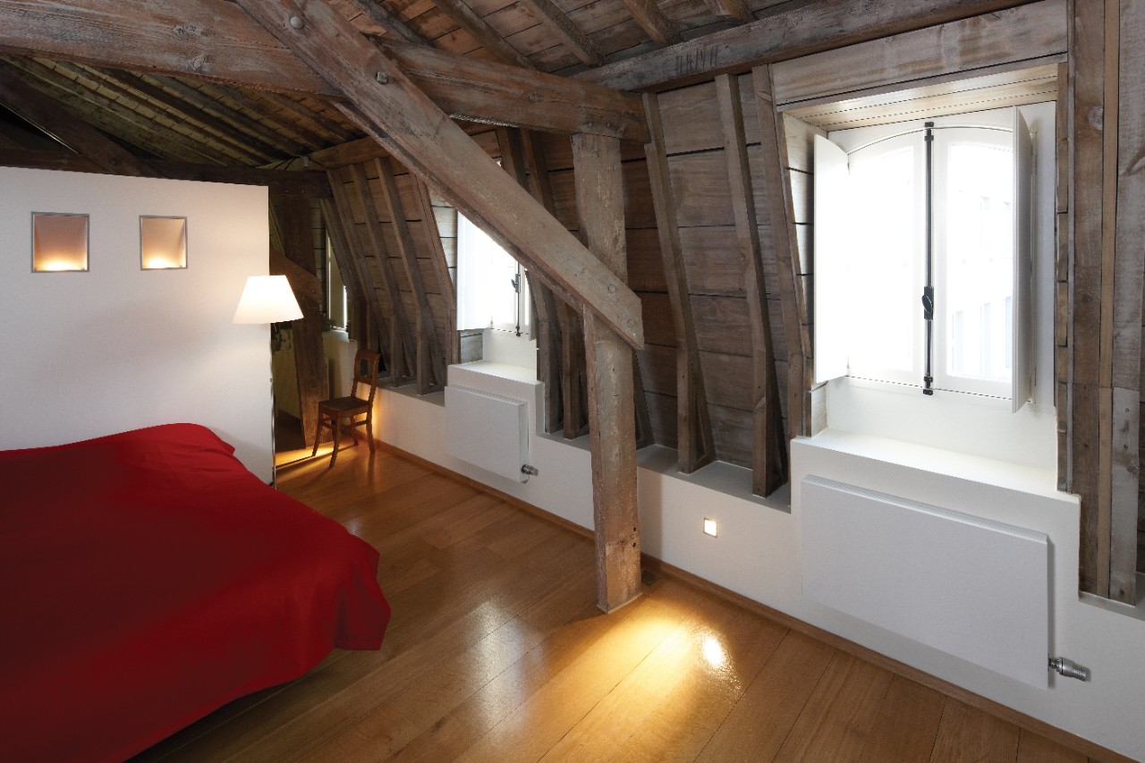 Jaga Strada in de slaapkamer