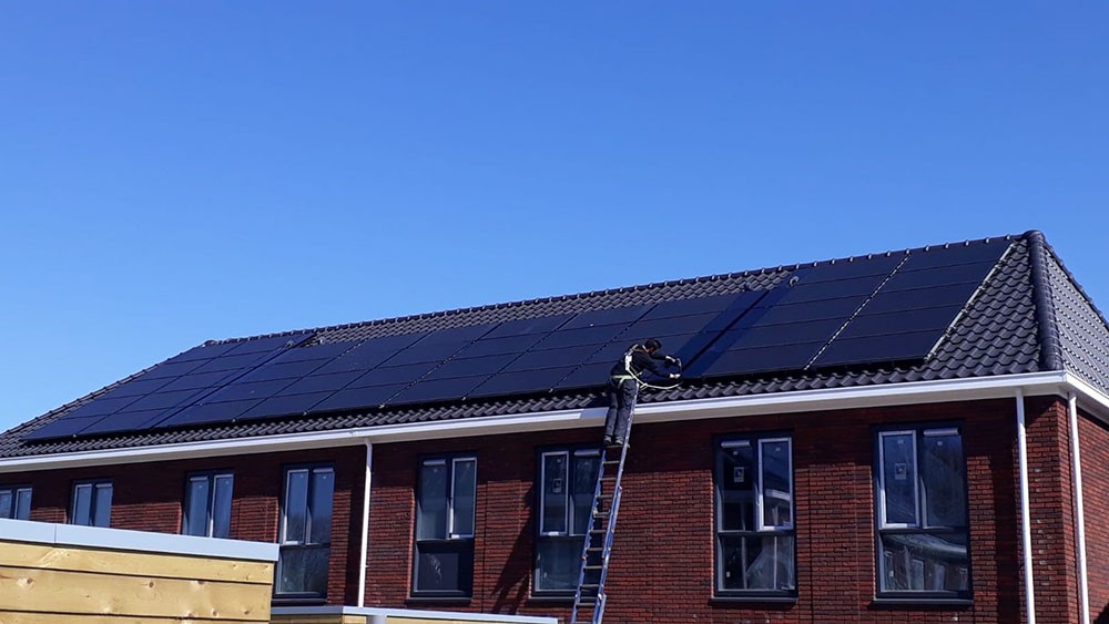 Triple Solar PVT-warmtepomppanelen op dak