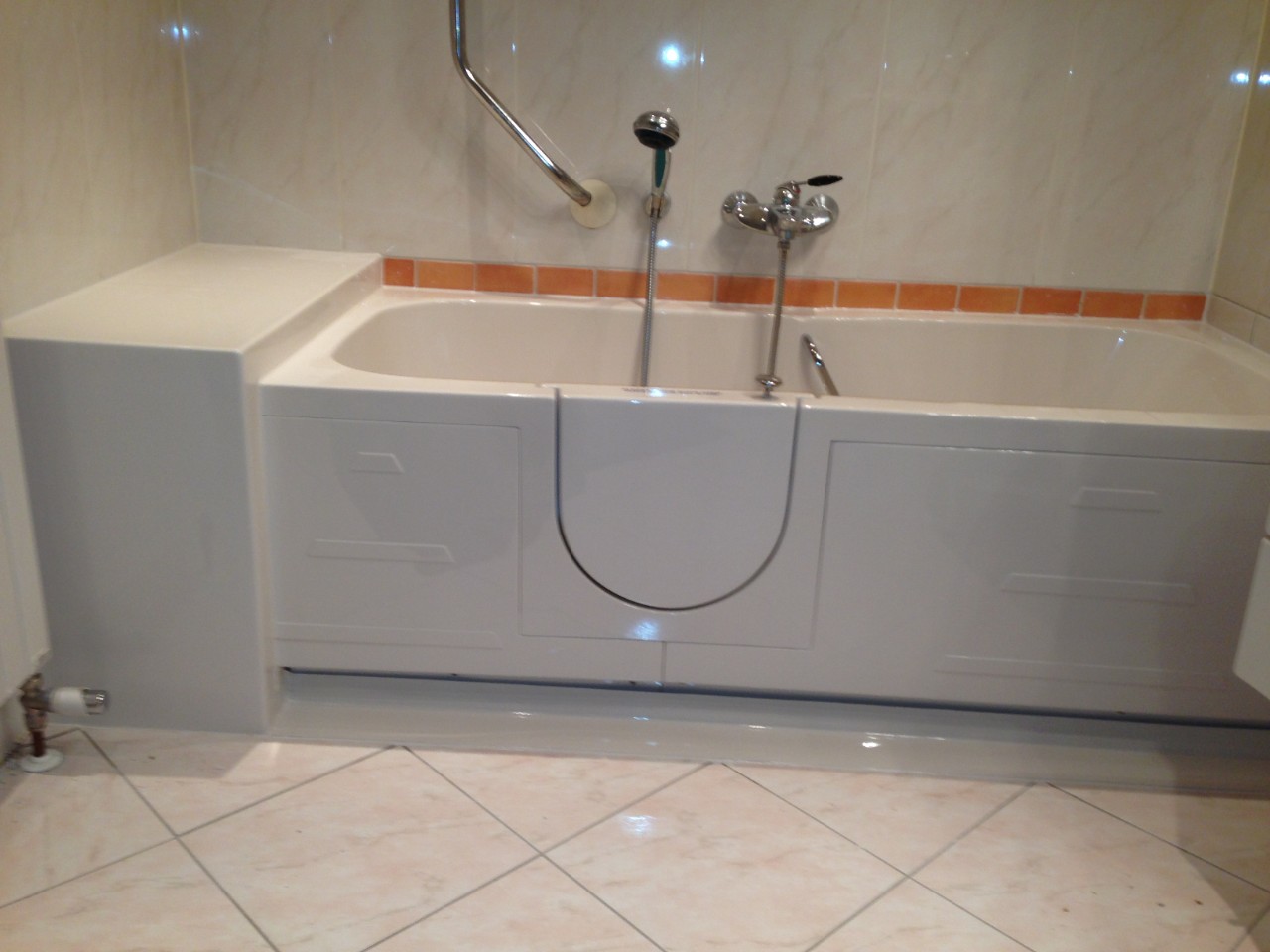 Badkamer ouderen, aanpassing 3 Inloopdouche Schuifdeur Badkamer Slot ~ Badkamer ouderen, aanpassing 3 Inloopdouche