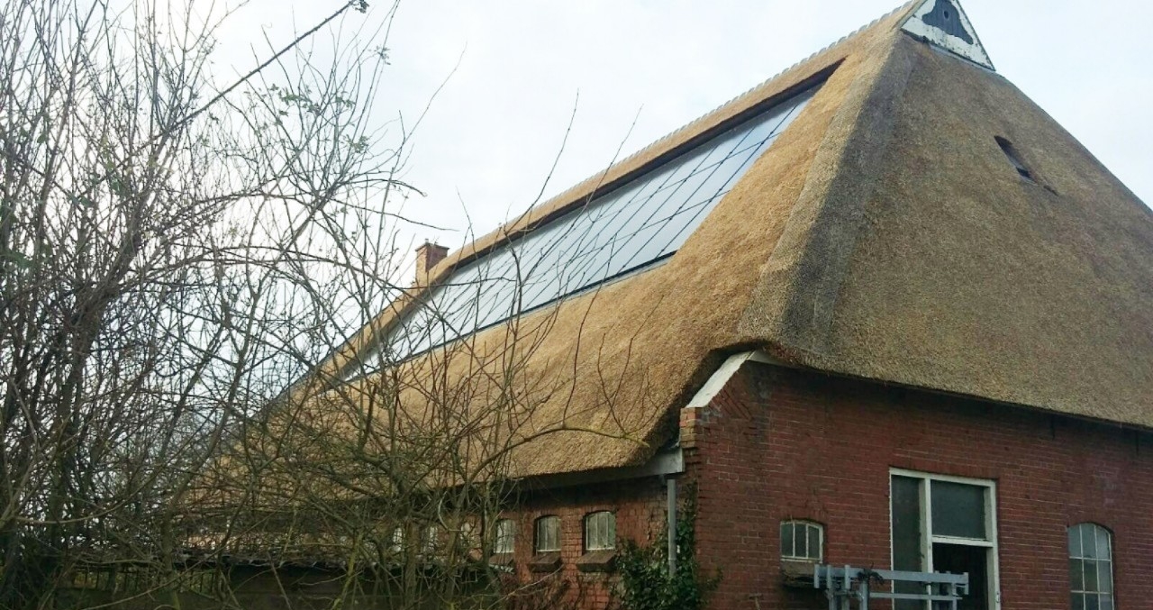zonnepanelen-rieten-dak zonnepanelen-rieten-dak